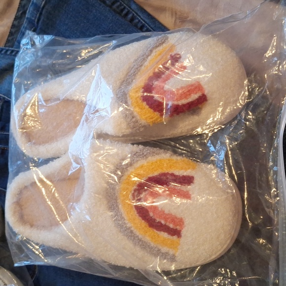 Size 40-41 slippers - Picture 3 of 3